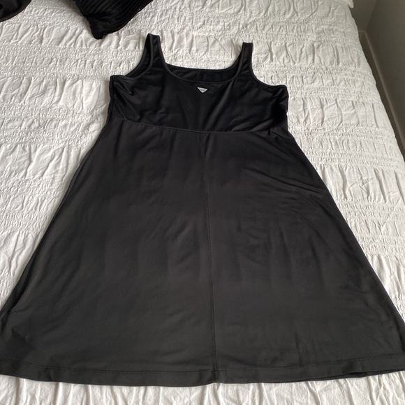 Columbia Sportswear Freezer III black dress. Perfect for days by the water. M🖤 - Picture 8 of 15